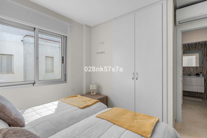 Image No.18-3 Bed Townhouse for sale