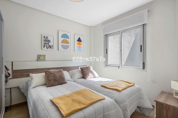 Image No.19-3 Bed Townhouse for sale