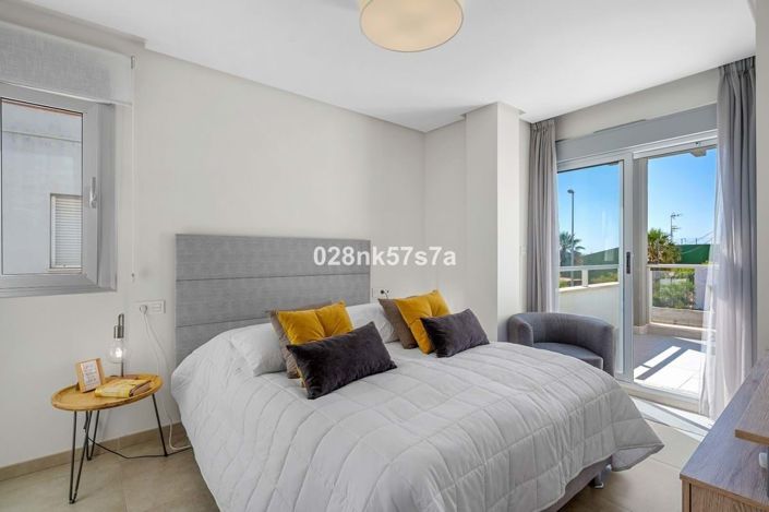Image No.21-3 Bed Townhouse for sale