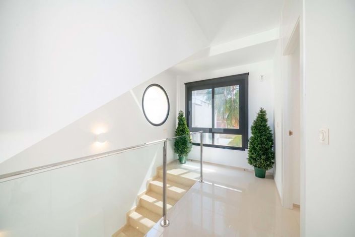 Image No.18-3 Bed Villa for sale