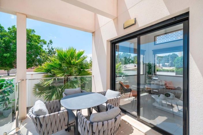 Image No.2-3 Bed Villa for sale