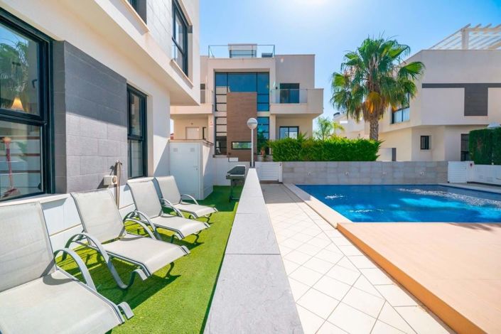 Image No.40-3 Bed Villa for sale