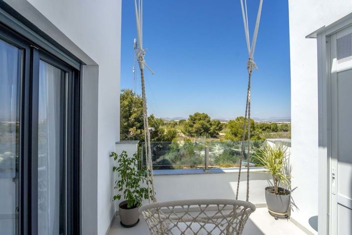 Image No.40-3 Bed Townhouse for sale