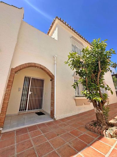 Image No.10-4 Bed Villa for sale