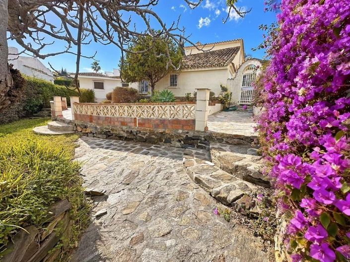 Image No.3-4 Bed Villa for sale