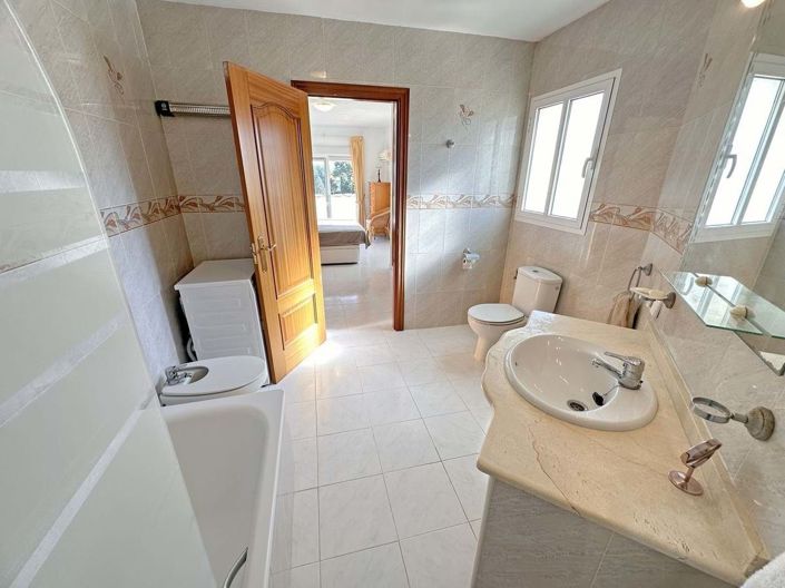 Image No.45-4 Bed Villa for sale