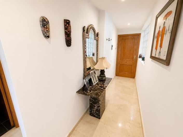 Image No.22-2 Bed Apartment for sale
