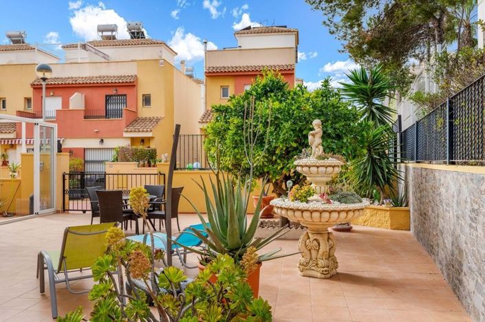 Image No.30-3 Bed Townhouse for sale
