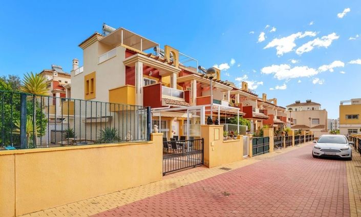 Image No.31-3 Bed Townhouse for sale