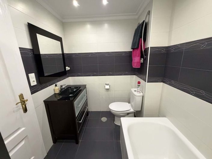 Image No.38-2 Bed Apartment for sale