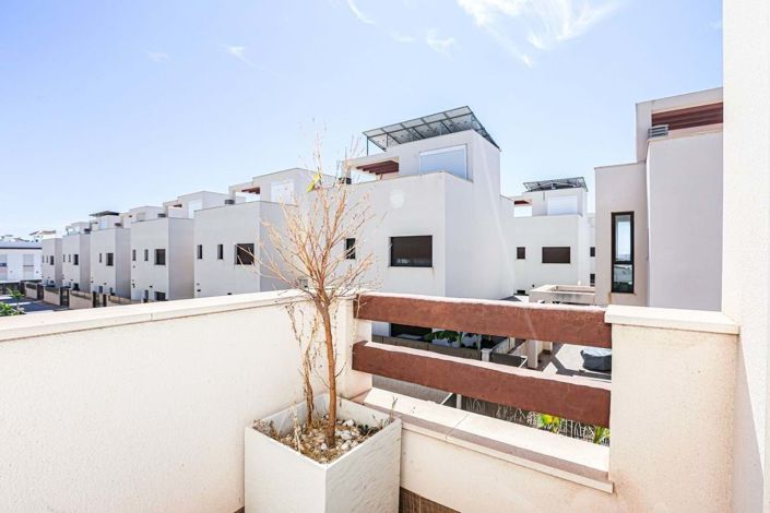 Image No.27-3 Bed Villa for sale