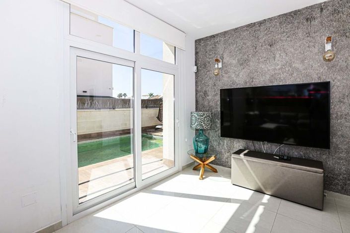 Image No.7-3 Bed Villa for sale