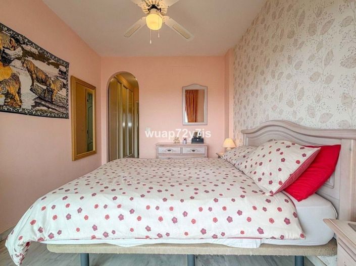 Image No.24-2 Bed Apartment for sale