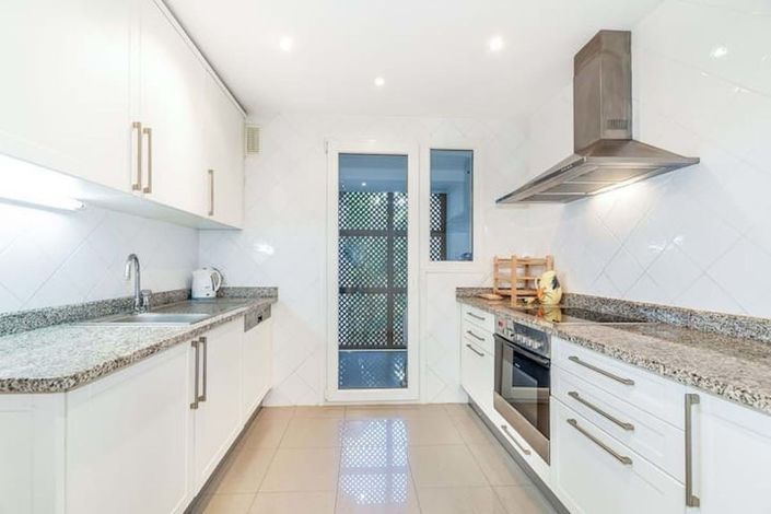 Image No.8-3 Bed Apartment for sale