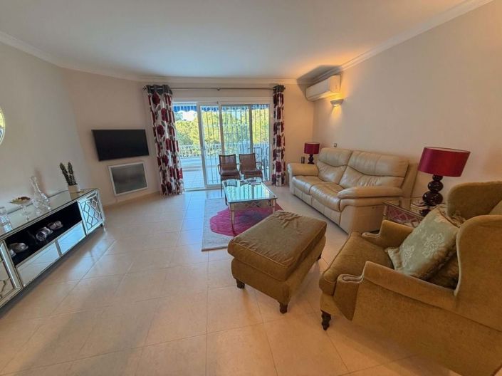 Image No.18-4 Bed Townhouse for sale