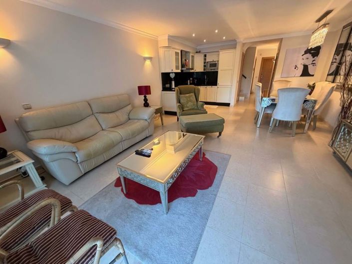 Image No.19-4 Bed Townhouse for sale