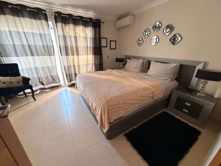 Image No.22-4 Bed Townhouse for sale