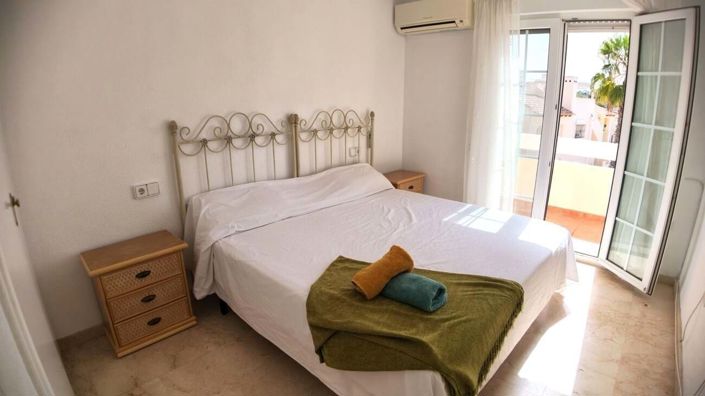 Image No.20-2 Bed Townhouse for sale