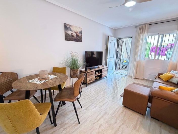 Image No.18-2 Bed Townhouse for sale