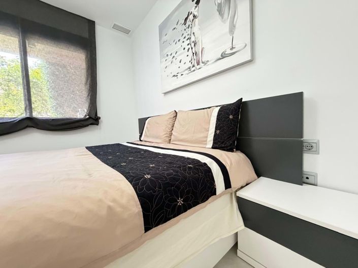 Image No.27-3 Bed Apartment for sale