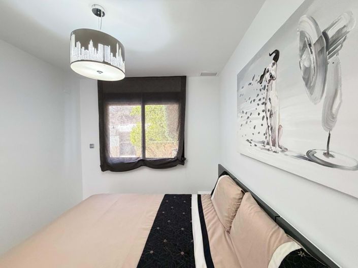 Image No.28-3 Bed Apartment for sale