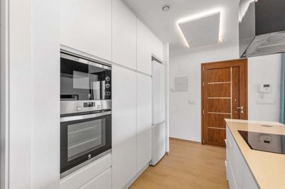 1447-672883-78d1f4f8b6655591b02d22fabb36a692d