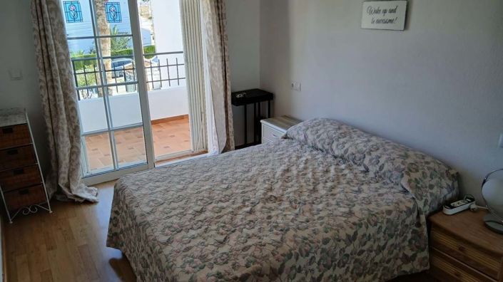 Image No.13-2 Bed Townhouse for sale