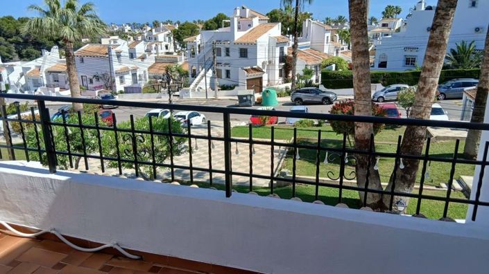 Image No.15-2 Bed Townhouse for sale