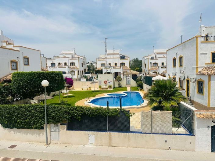 Image No.2-3 Bed Townhouse for sale