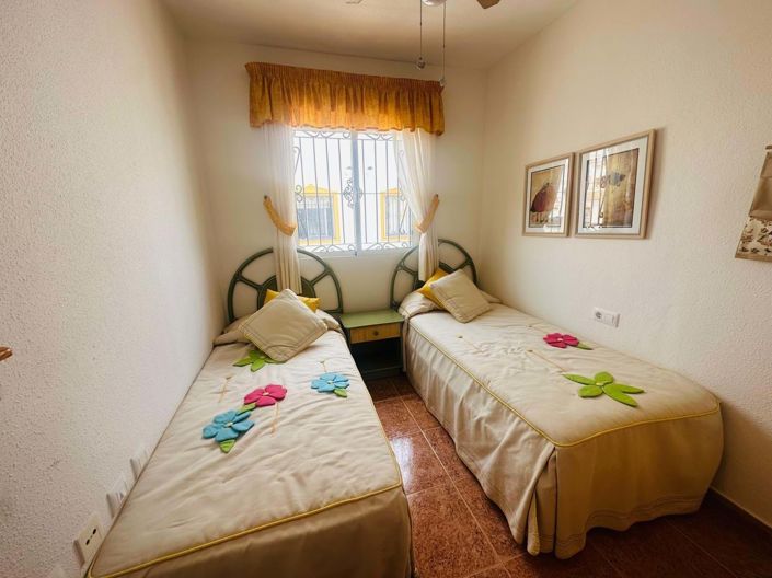 Image No.21-3 Bed Townhouse for sale