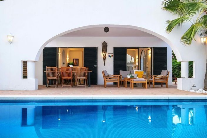 Image No.3-Villa de 4 chambres à vendre à Marbella