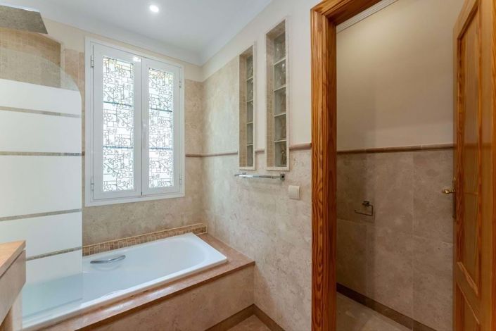 Image No.26-3 Bed Villa for sale