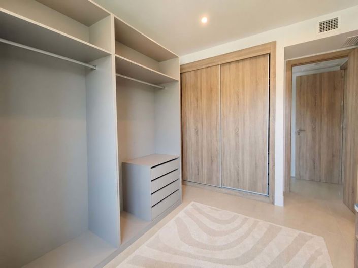 Image No.25-3 Bed Apartment for sale