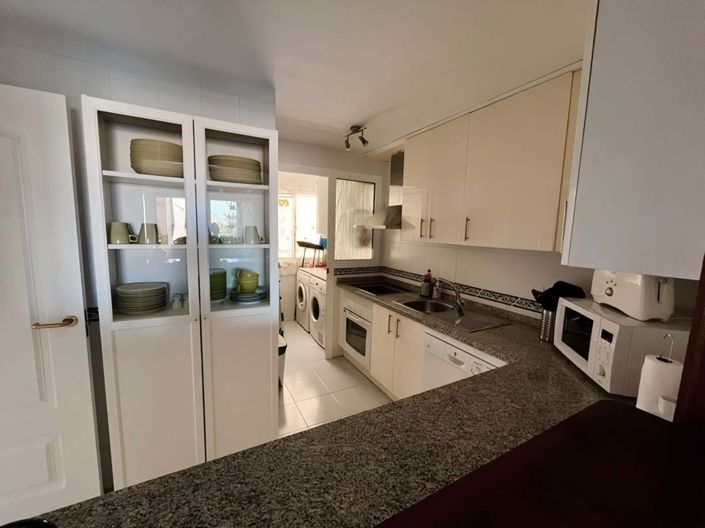 Image No.18-2 Bed Apartment for sale