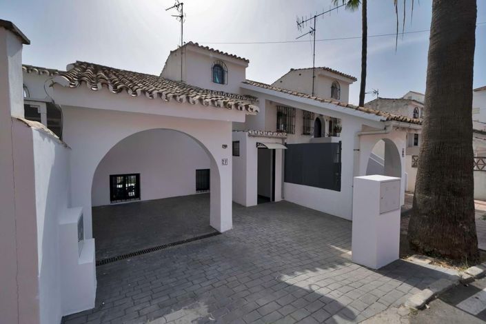 Image No.30-3 Bed Townhouse for sale