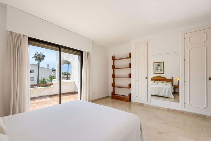Image No.18-3 Bed Apartment for sale