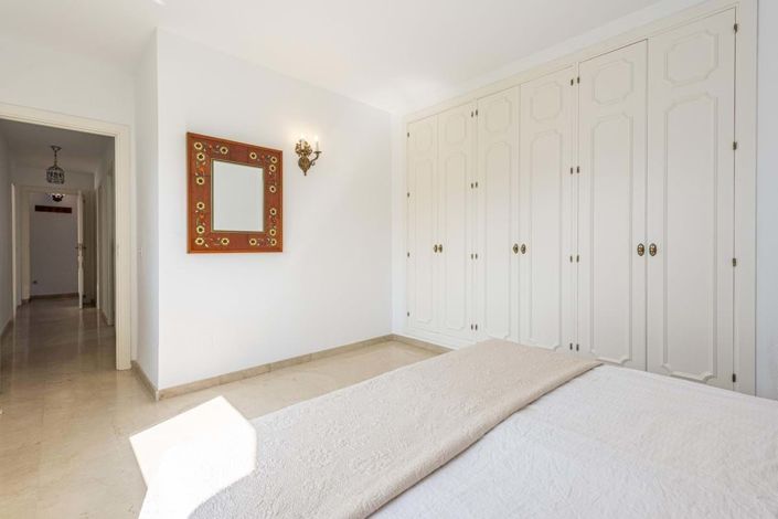 Image No.22-3 Bed Apartment for sale