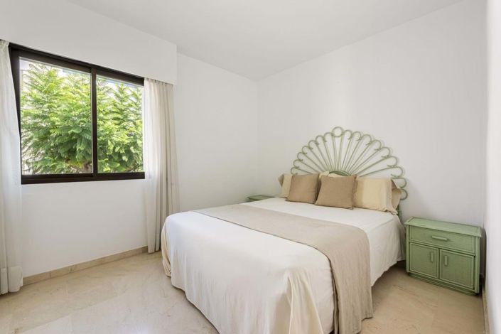 Image No.24-3 Bed Apartment for sale
