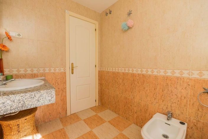 Image No.32-2 Bed Apartment for sale
