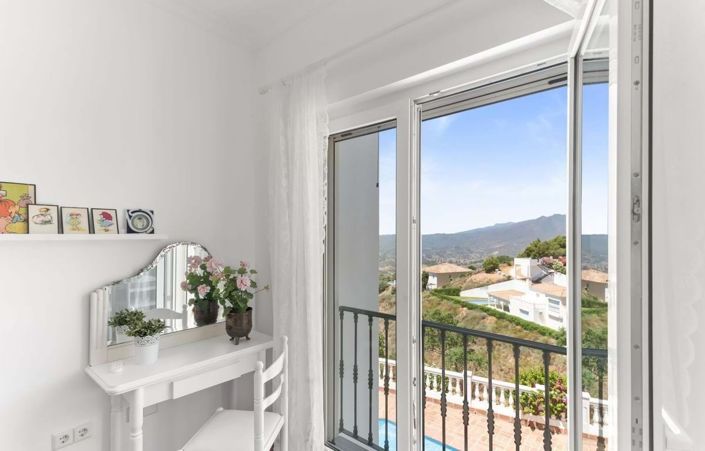 Image No.15-3 Bed Townhouse for sale