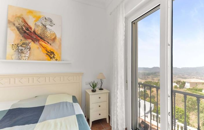 Image No.21-3 Bed Townhouse for sale