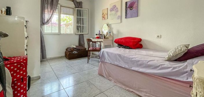Image No.25-4 Bed Townhouse for sale