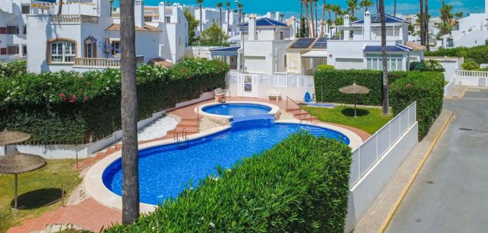 Image No.35-4 Bed Townhouse for sale