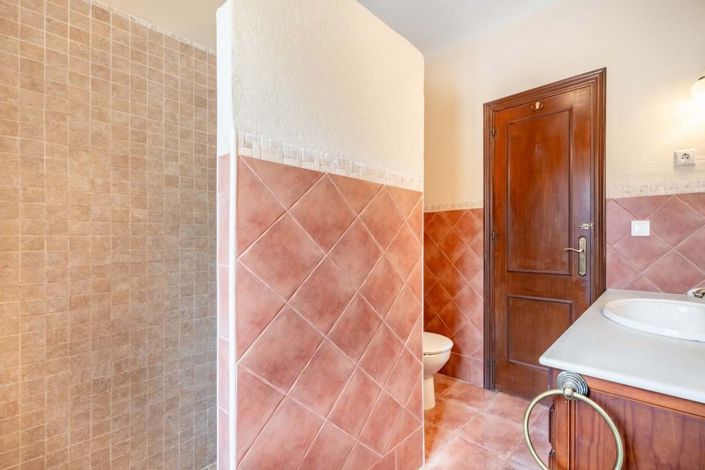 Image No.25-4 Bed Villa for sale