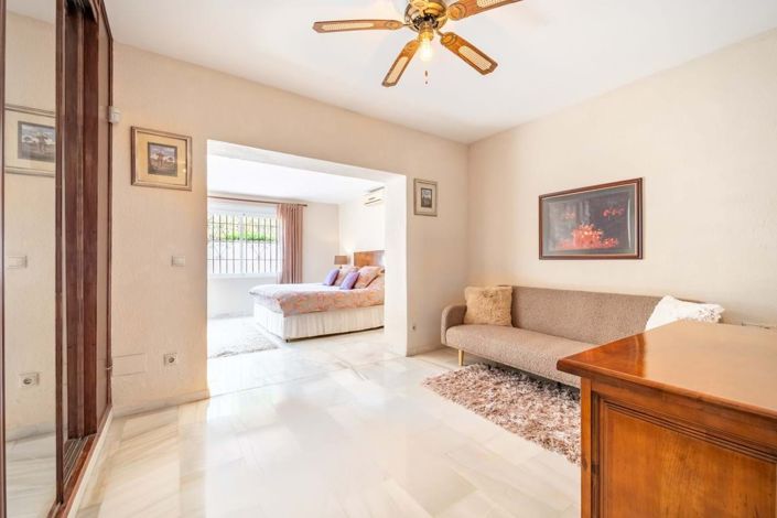 Image No.27-4 Bed Villa for sale