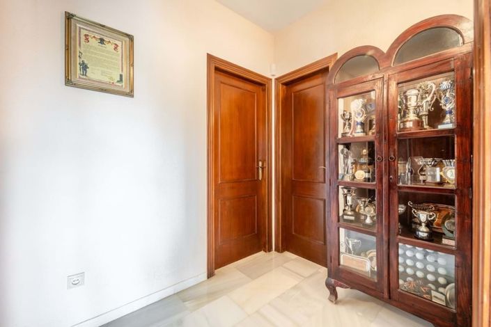 Image No.29-4 Bed Villa for sale