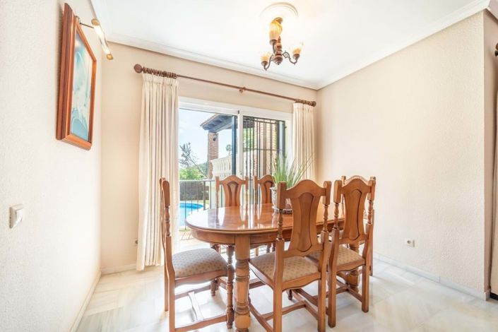Image No.35-4 Bed Villa for sale