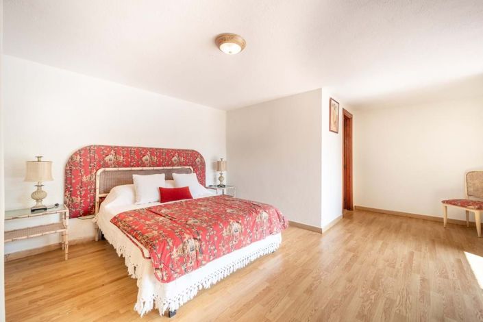 Image No.38-4 Bed Villa for sale