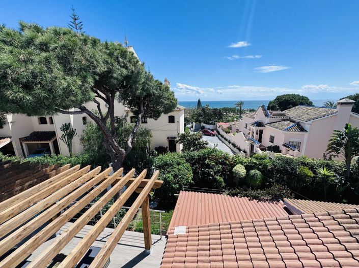 Image No.2-4 Bed Villa for sale