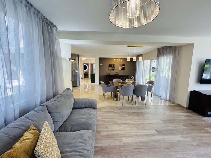 Image No.4-4 Bed Villa for sale